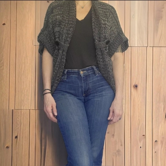 *SOLD* Forever 21 Short Sleeve Open Cardigan Medium Gray - Picture 5 of 5